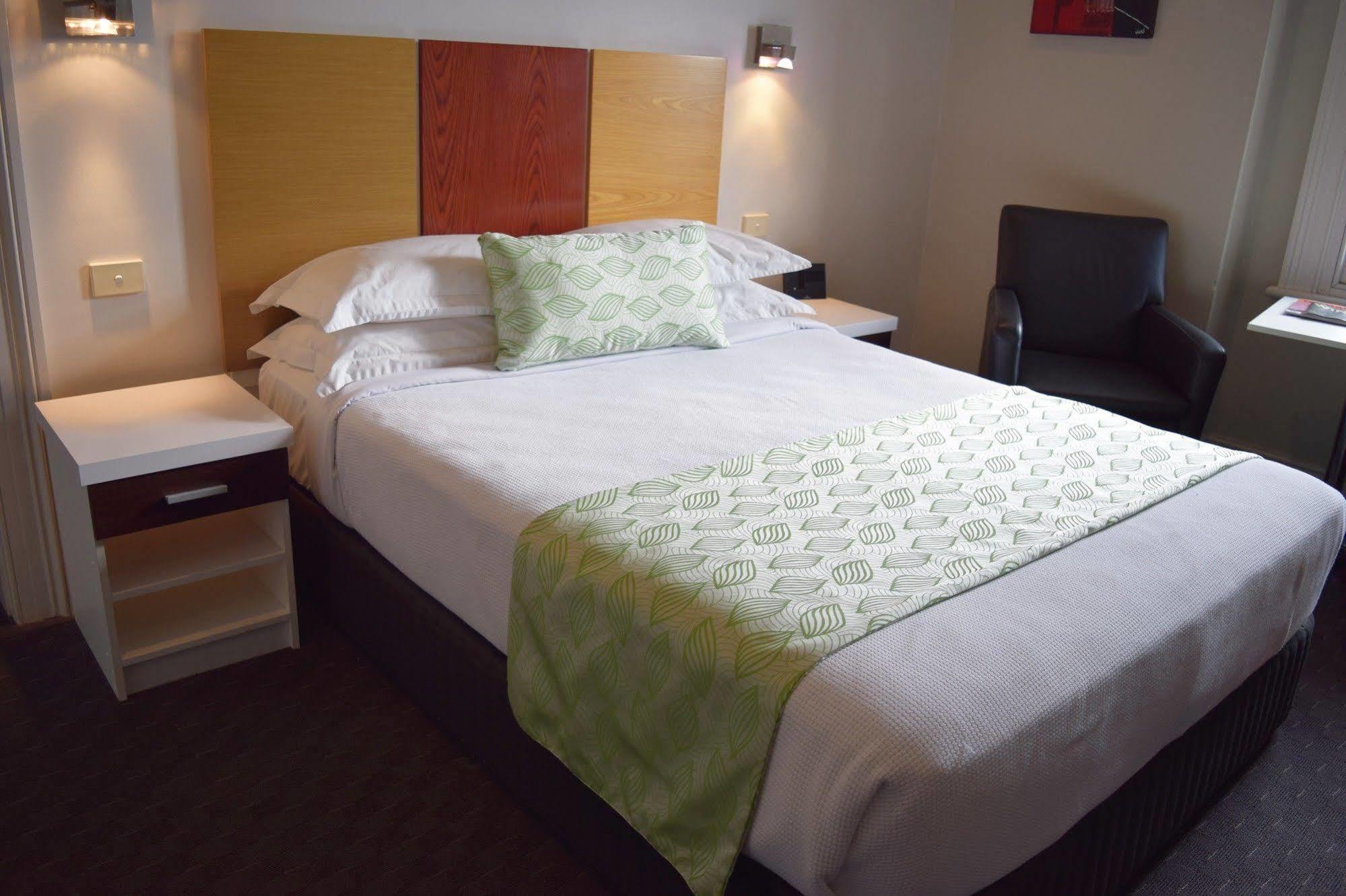 לונסטון Auldington Hotel מראה חיצוני תמונה